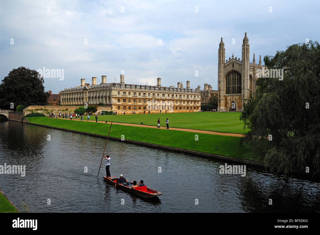 Cruise on the Cam river, called Punting, with building and chapel of King's College, King's Parade, Cambridge, Cambridgeshire,  Stock Photo