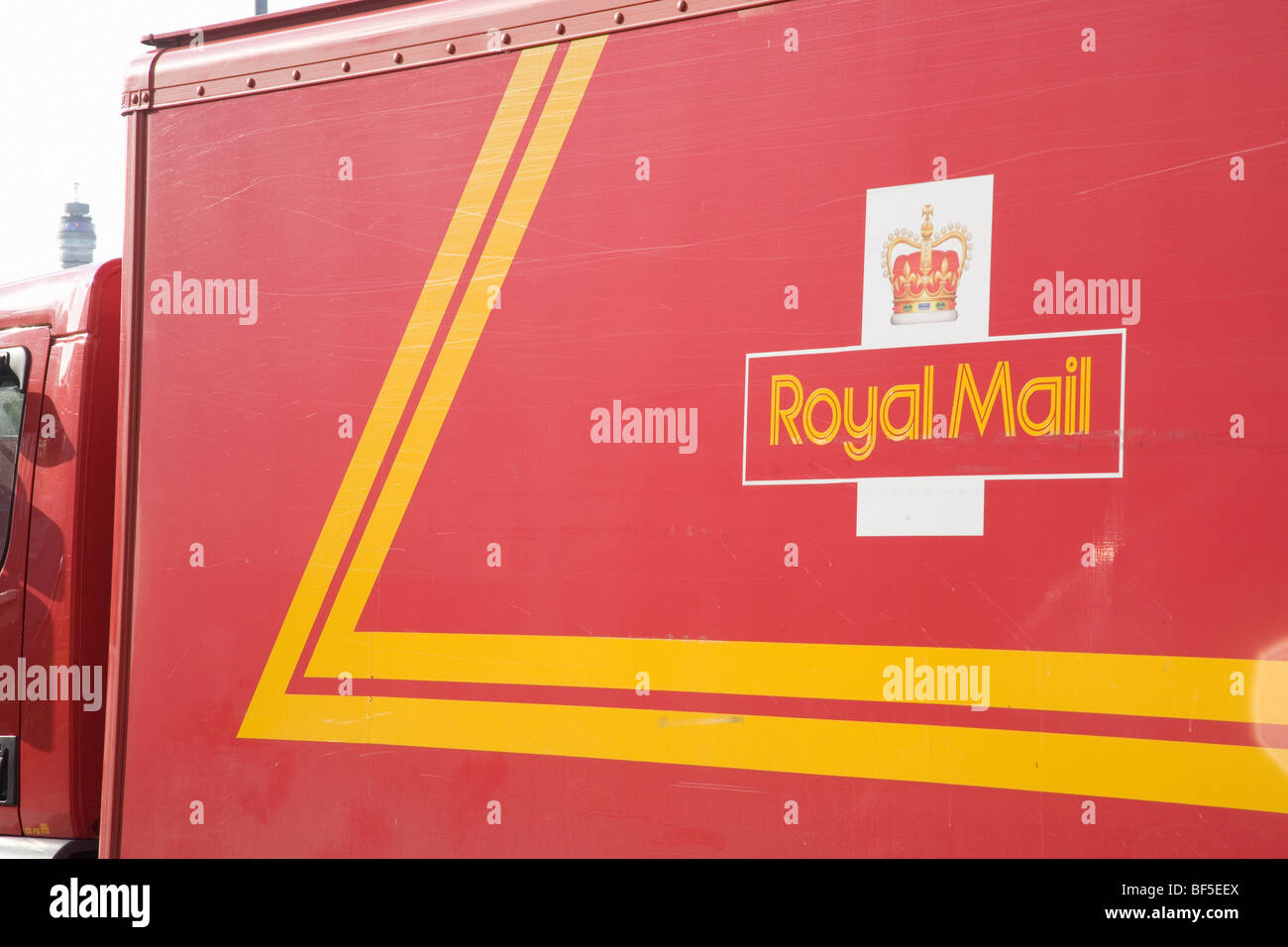 royal-mail-lorry-parked-at-mount-pleasant-depot-stock-photo-alamy