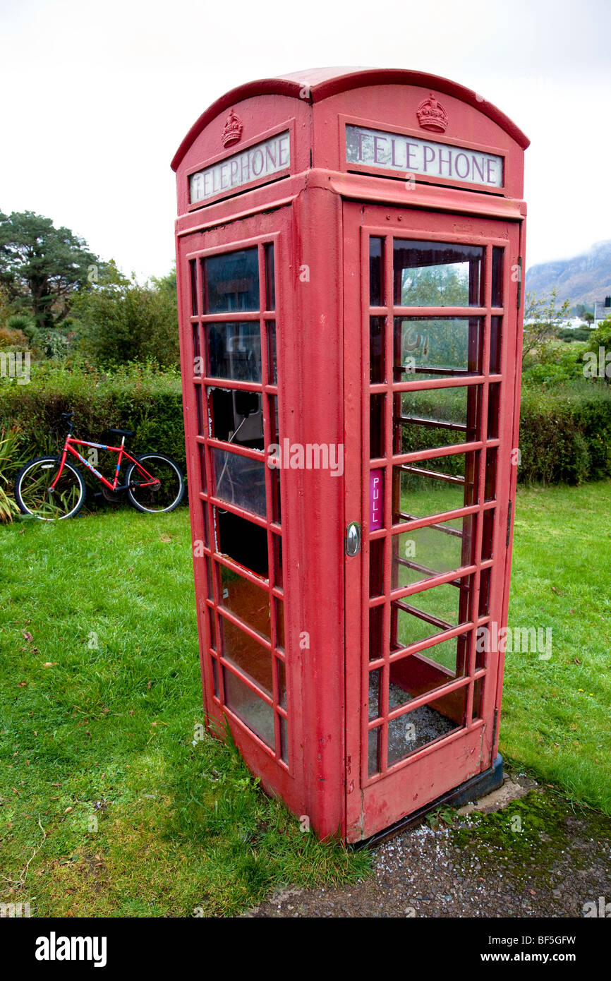 Rural Red Telephone Box and Bicycle Stock Photo - Alamy