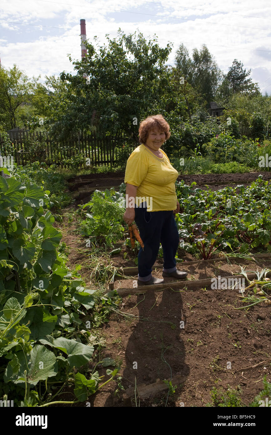Kirov russia dacha scenes agriculture Stock Photo - Alamy