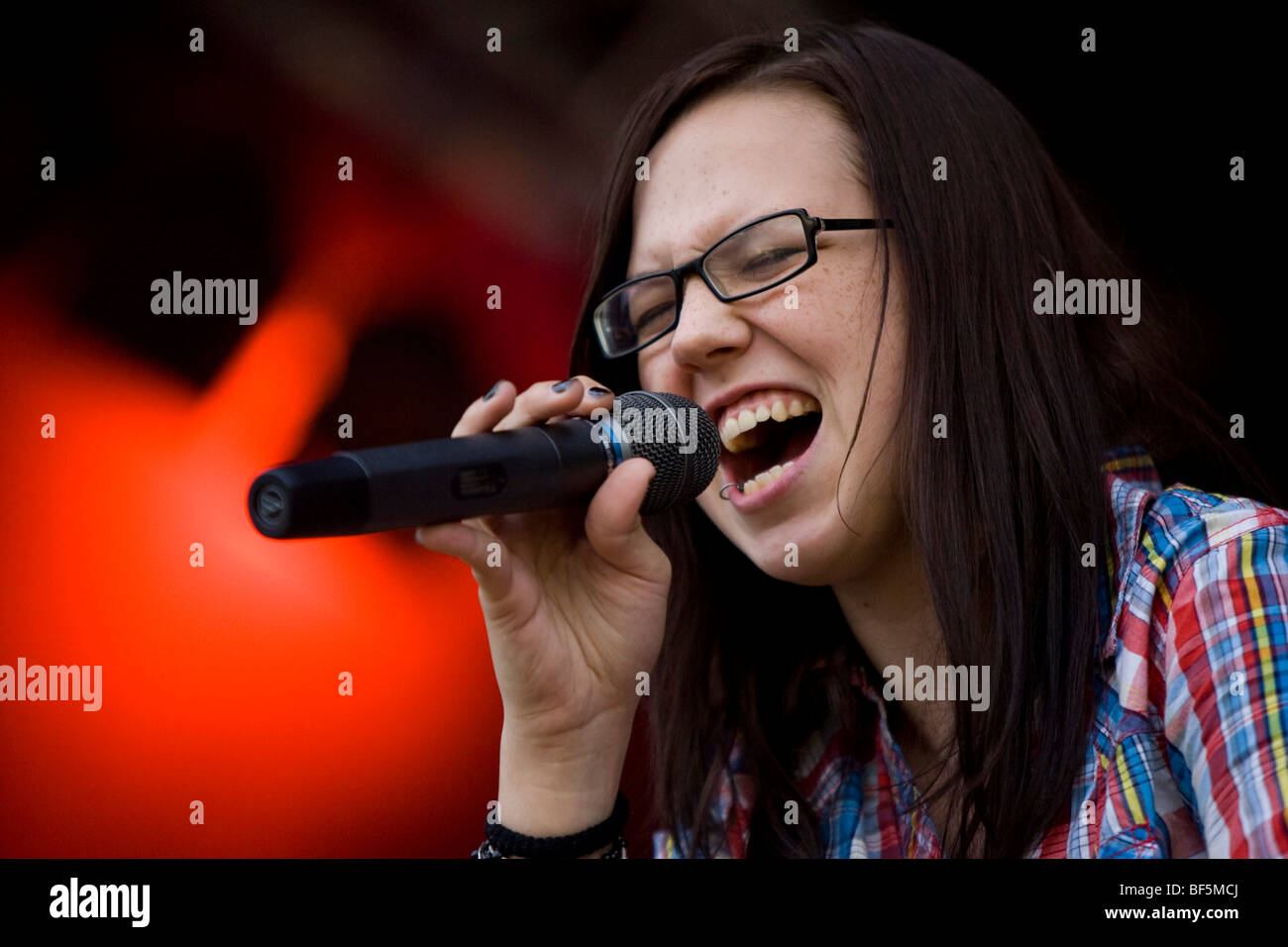 stefanie-heinzmann-swiss-singer-live-at-the-openquer-in-zell-lucerne