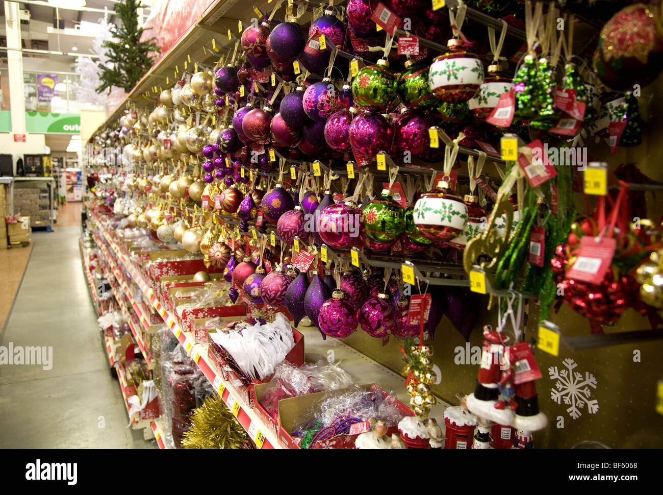Supermarket christmas decorations hi-res stock photography and ...