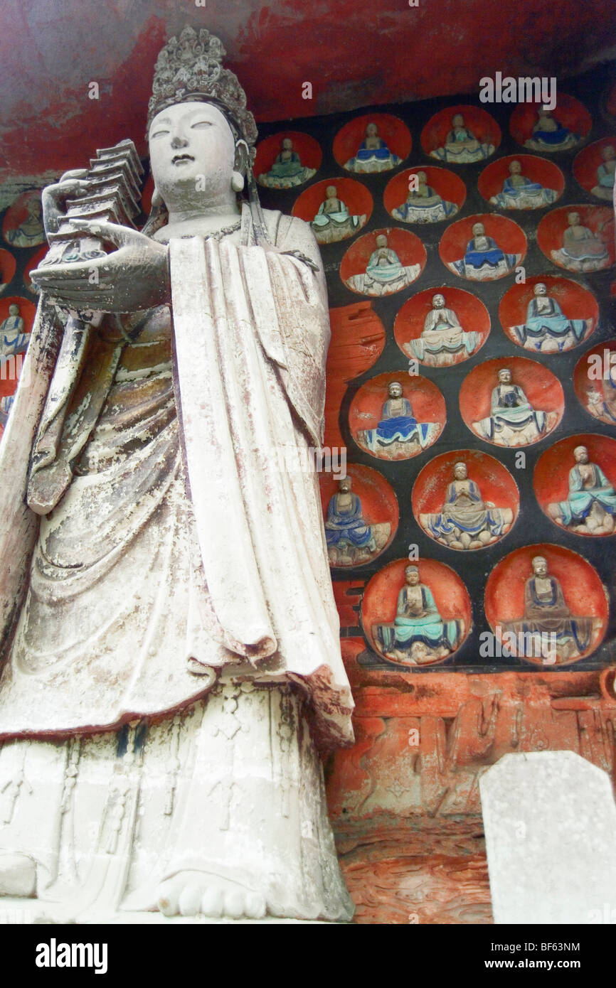 Dazu carving people hi-res stock photography and images - Alamy