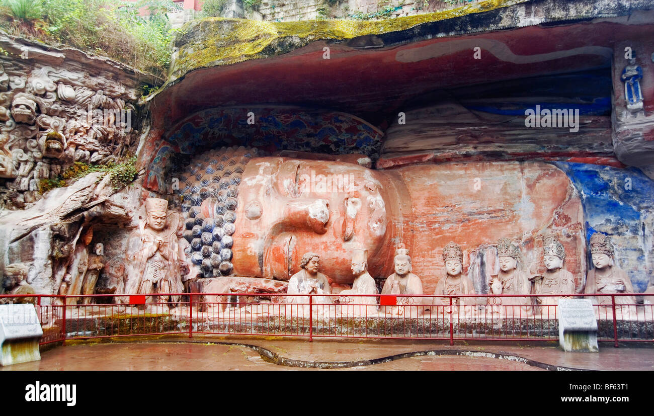 Exquisite detailed carving of disciples of Buddha and the Reclining ...