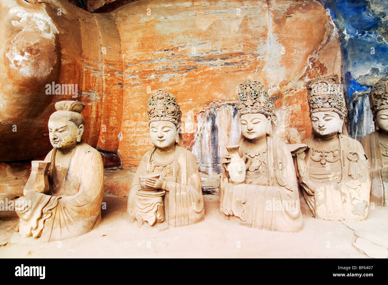 Reclining buddha his disciples hi-res stock photography and images - Alamy