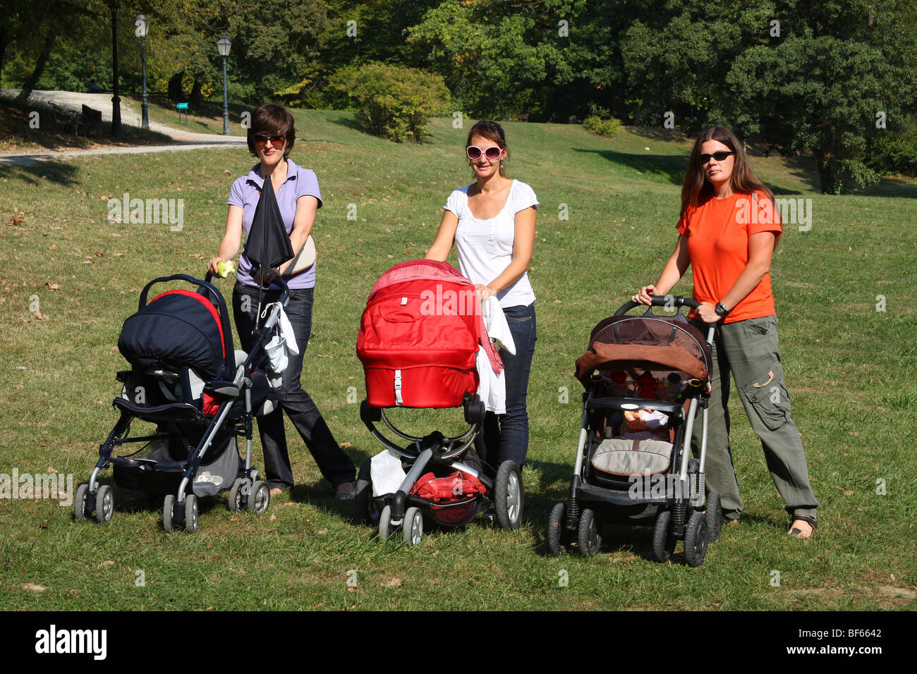 Women pushing prams hires stock photography and images Alamy
