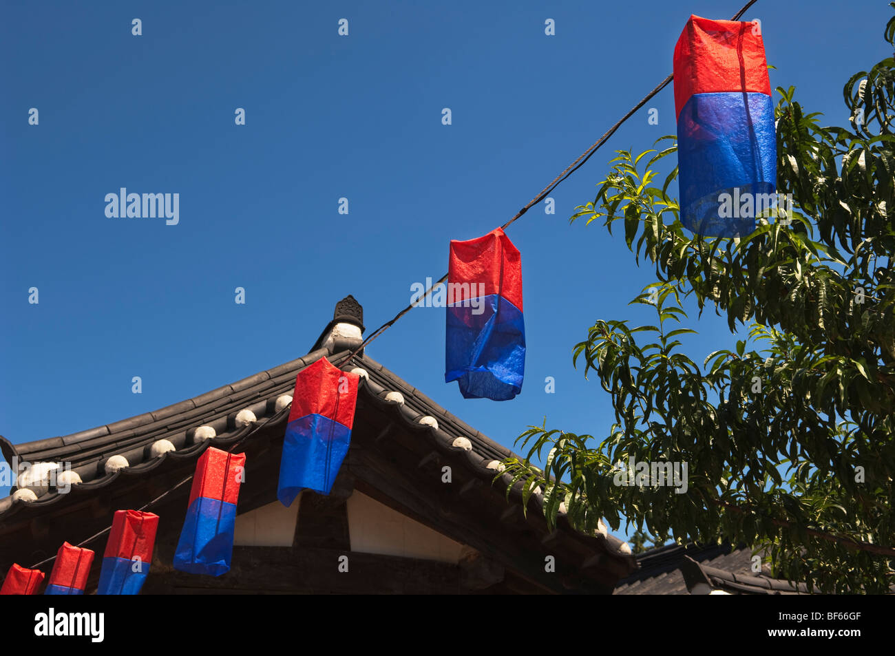 Festive coloured traditional paper lanterns in Namsangol Hanok Village Stock Photo