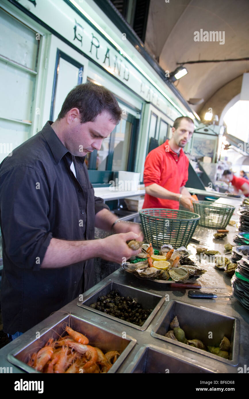 Restaurant Le Grand Cafe de Turin, Preparation of Seafood, Nice, Cote D Azur, Provence, France Stock Photo