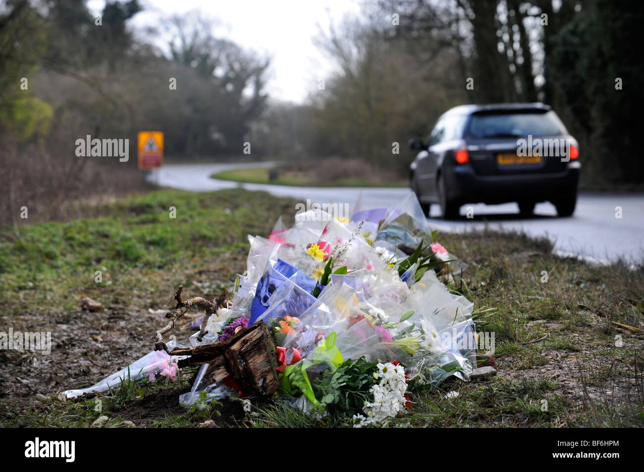 A roadside memorial on the A429 north of Stow-on-the-Wold, Gloucestershire where an accident on 7 March 2008 involving convicted Stock Photo