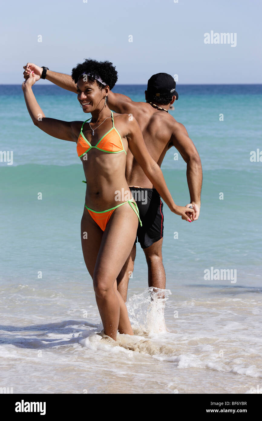 Young couple dancing salsa at beach, Playas del Este, Havana, Ciudad de La Habana, Cuba, West Indies Stock Photo