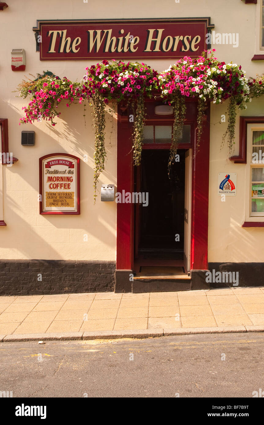 White horse pub norfolk hires stock photography and images Alamy