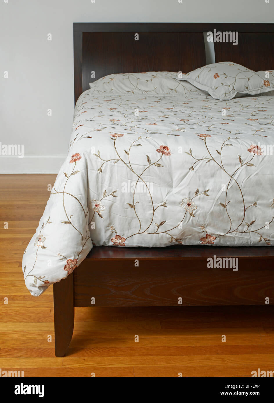 Platform Bed with bedding Stock Photo Alamy