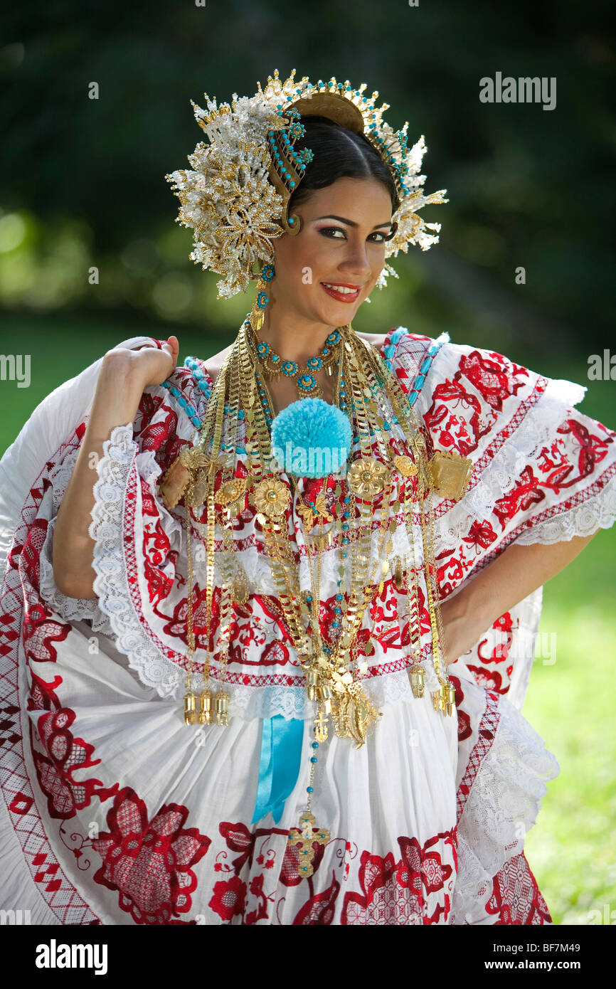 The Pollera, Panama typical dress. Pollera, traje tipico de Panama Stock  Photo - Alamy