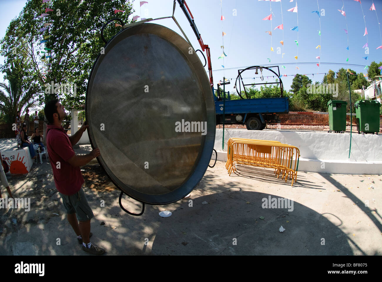 Giant paella pan hires stock photography and images Alamy