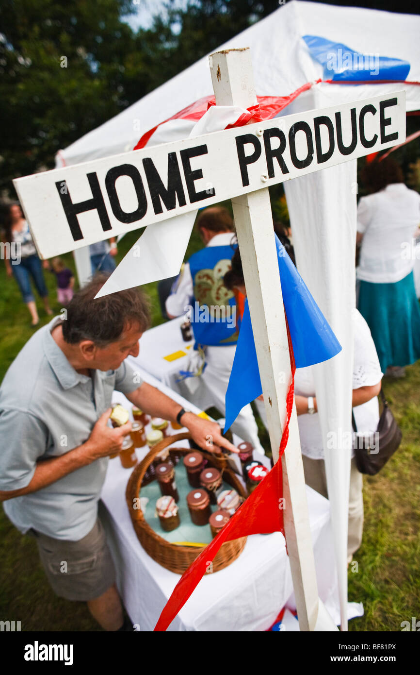 Rural cotswolds village hires stock photography and images Alamy