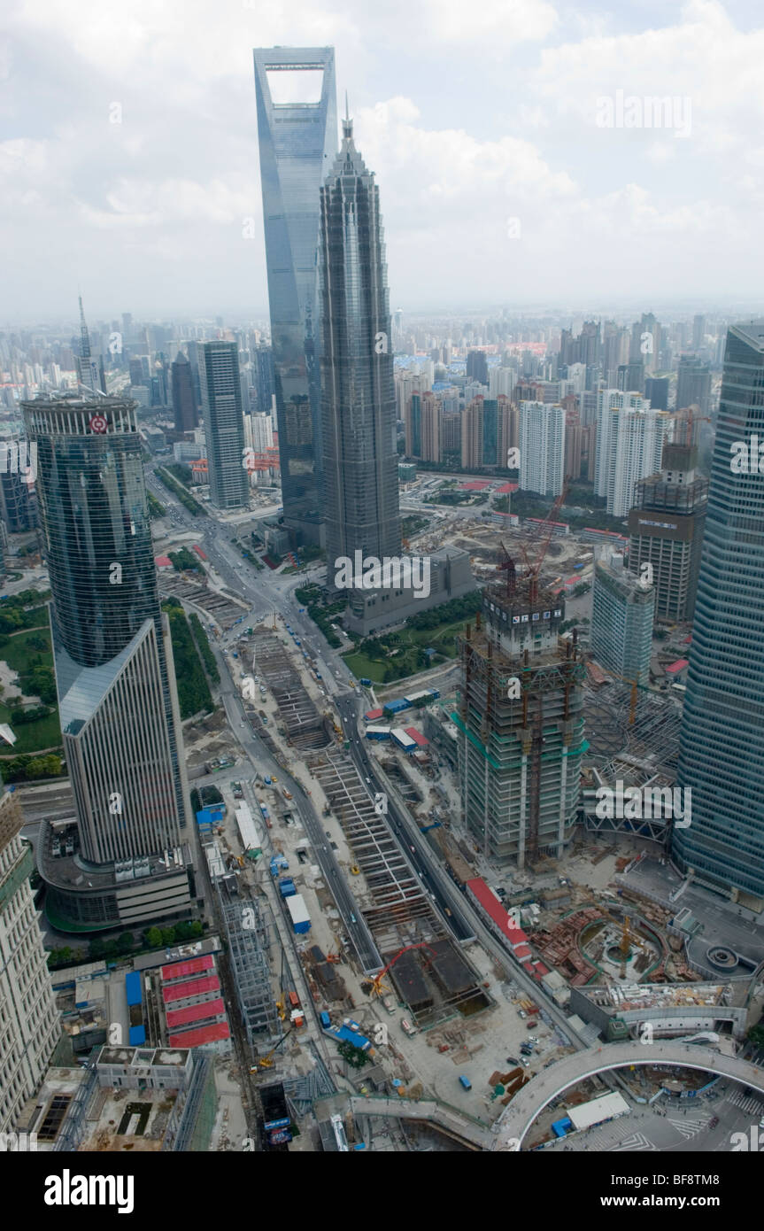 Shanghai tower china birds hi-res stock photography and images - Alamy