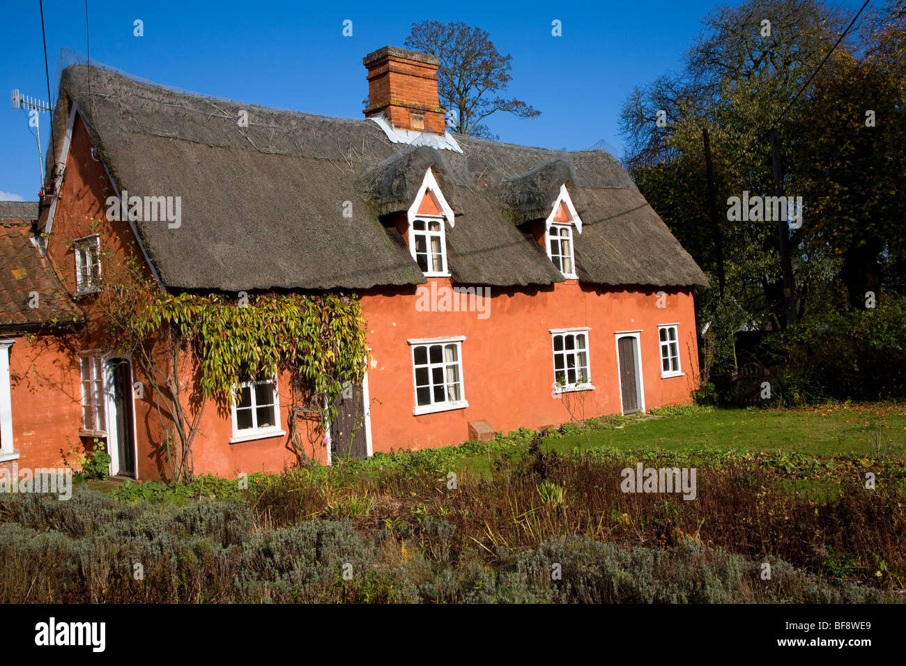 Thatched country cottage, Ufford, Suffolk, England Stock Photo Alamy