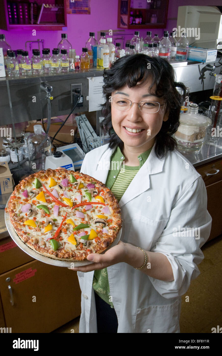 Dr Lucy Yu - development of healthier pizza crust at the University of Maryland Stock Photo