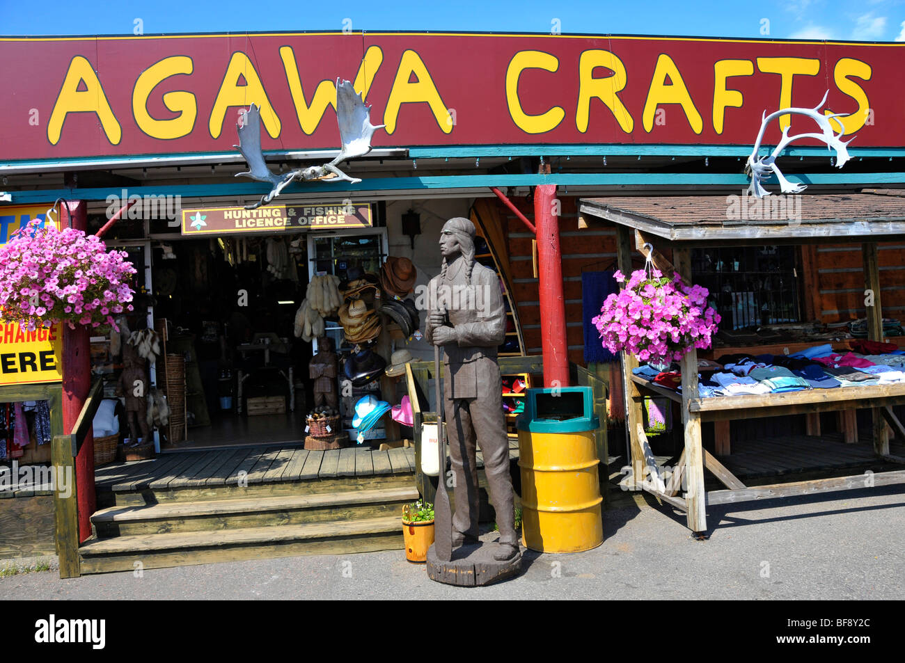 Agawa Crafts and the Canadian Carver on Highway 17 Pancake Bay Ontario  Canada Stock Photo - Alamy