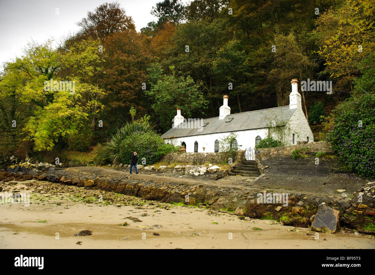 beach cottage, October afternoon, Llanbedrog, Snowdonia National Park, Lleyn peninsula, Gwynedd, North Wales, UK Stock Photo