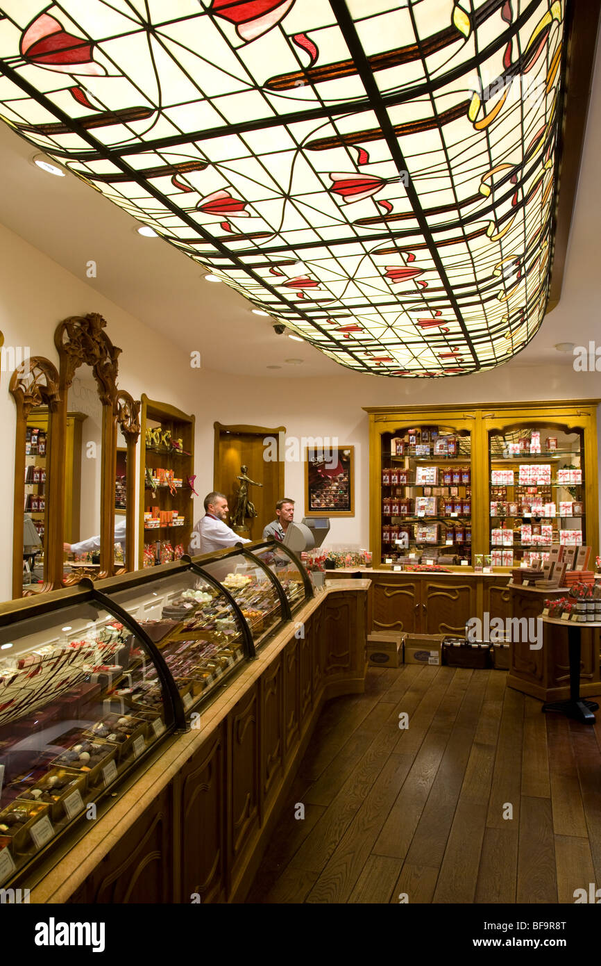 Corne Port Royal Chocolate Shop, Galerie de la Reine, Queen Shopping