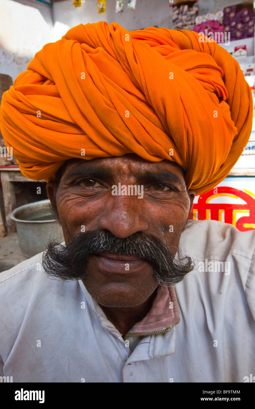 Indian man wearing turban hi-res stock photography and images - Alamy
