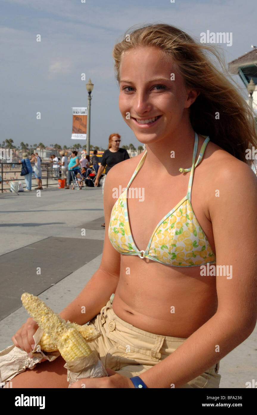Attractive in bikini hi-res stock photography and images - Alamy