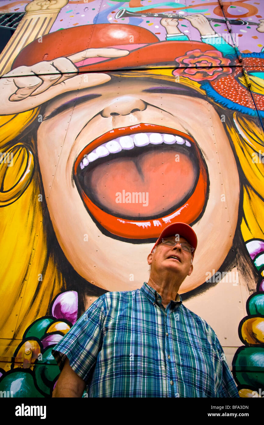 Elderly man wearing baseball cap hi-res stock photography and images ...