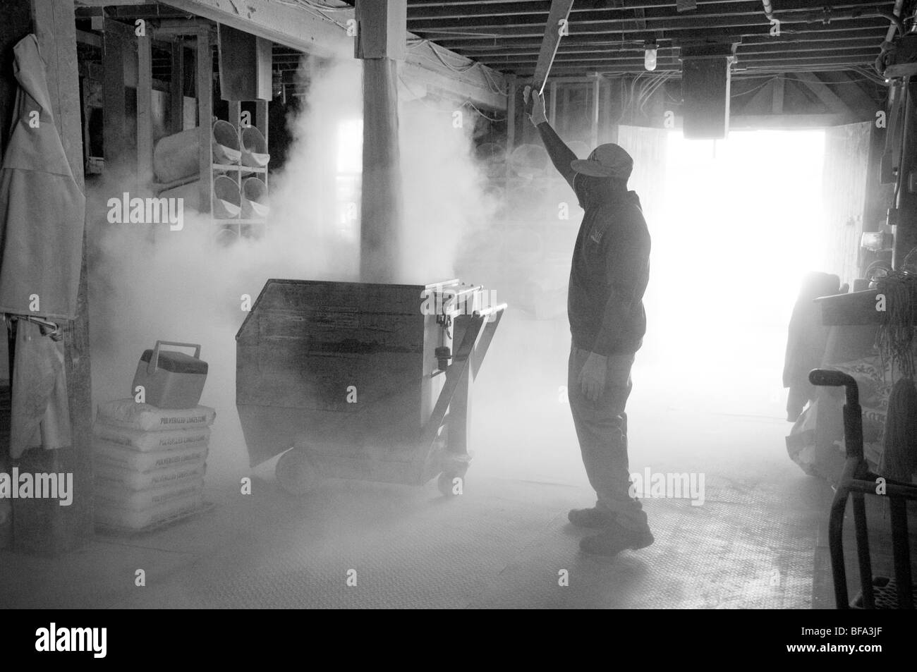 Feed mill hi-res stock photography and images - Alamy