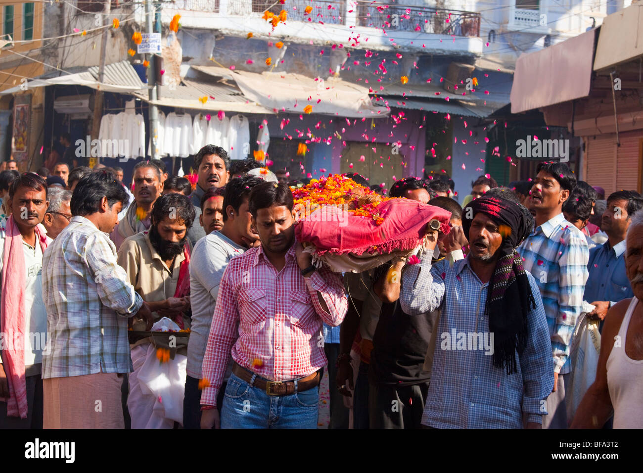 Indian funeral hires stock photography and images Alamy