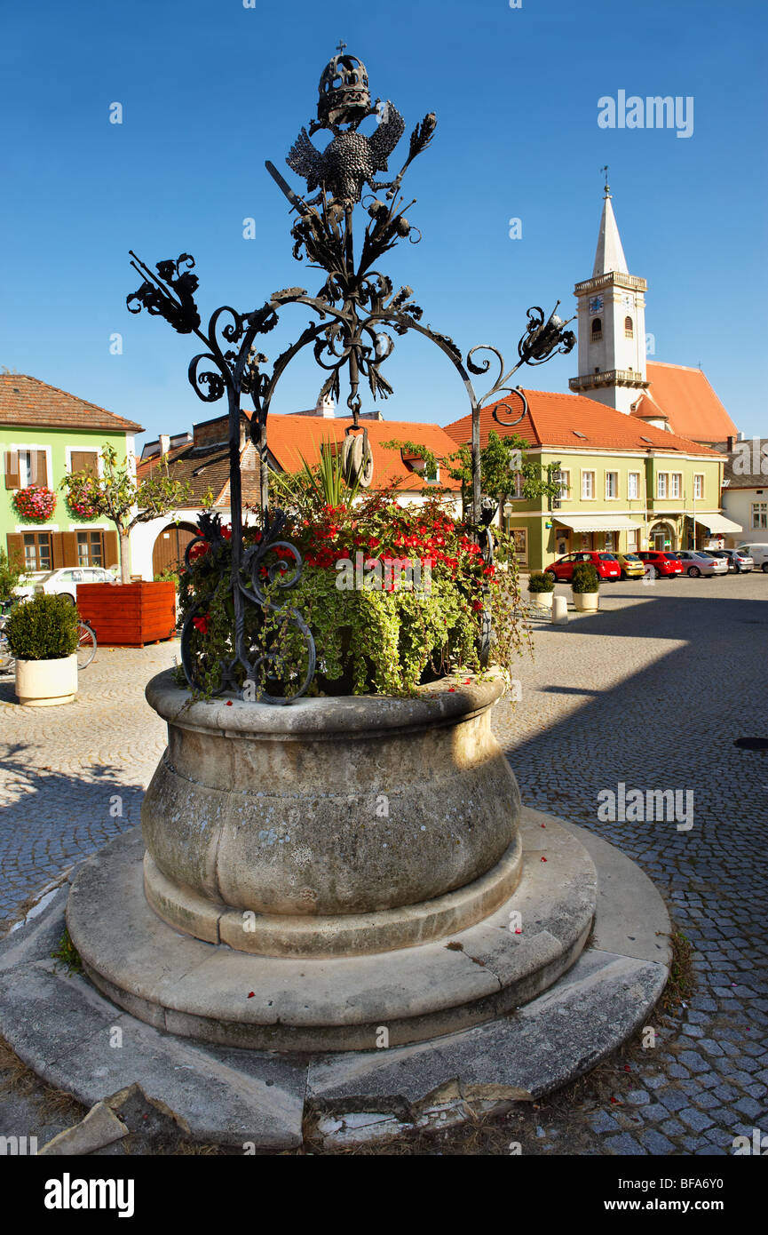 Well in the main square, Rust ( Hungarian: Ruszt ) on the Neusiedler See, Burgenland, Austria  Stock Photo