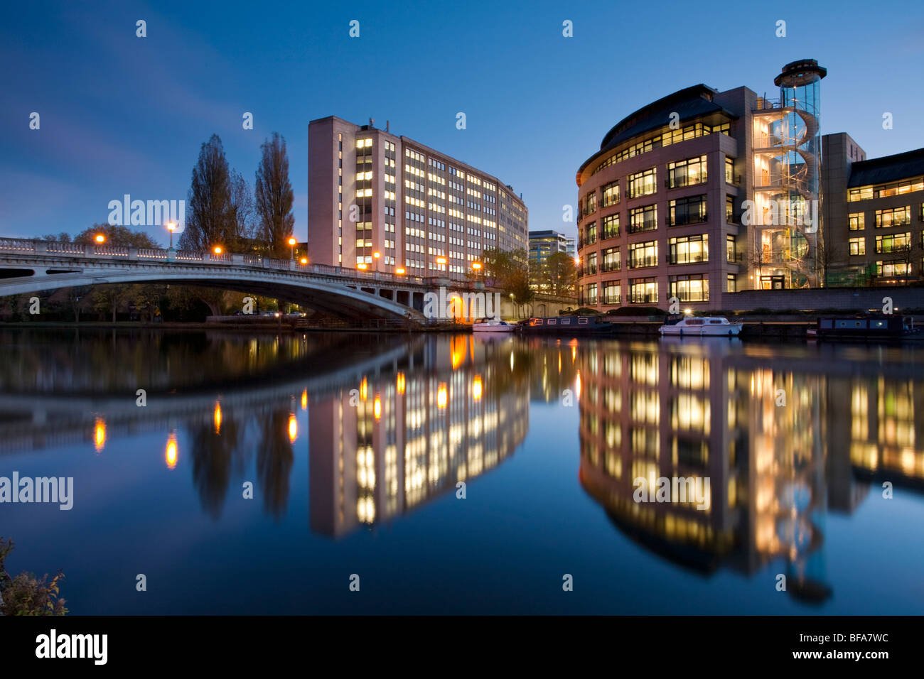 Dusk over the River Thames at Reading Bridge, Reading, Berkshire, Uk Stock Photo