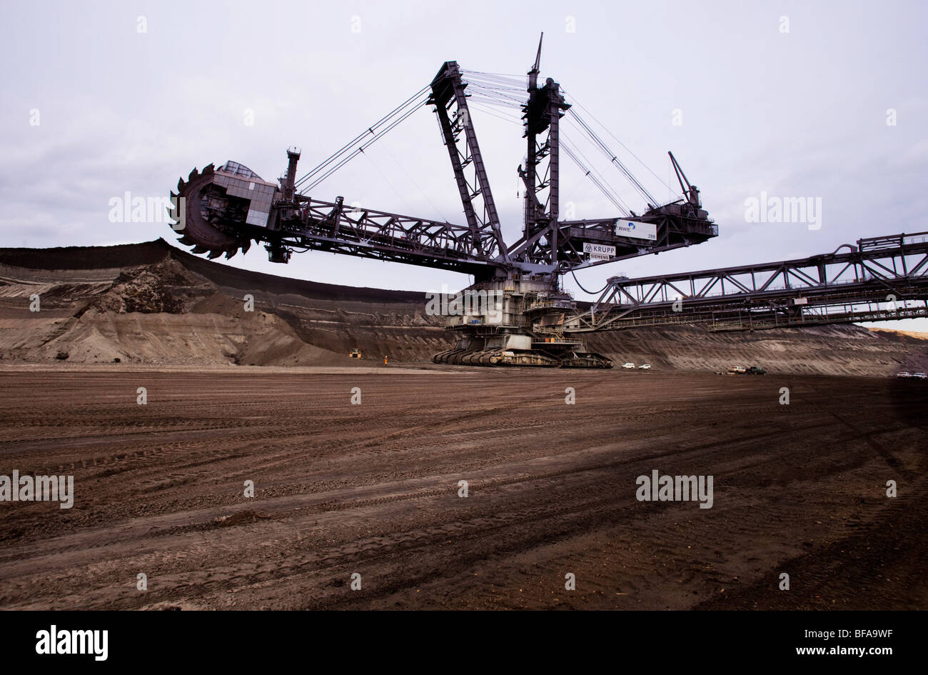 Kohletagebau in Garzweiler der von der RWE betrieben wird, Stock Photo