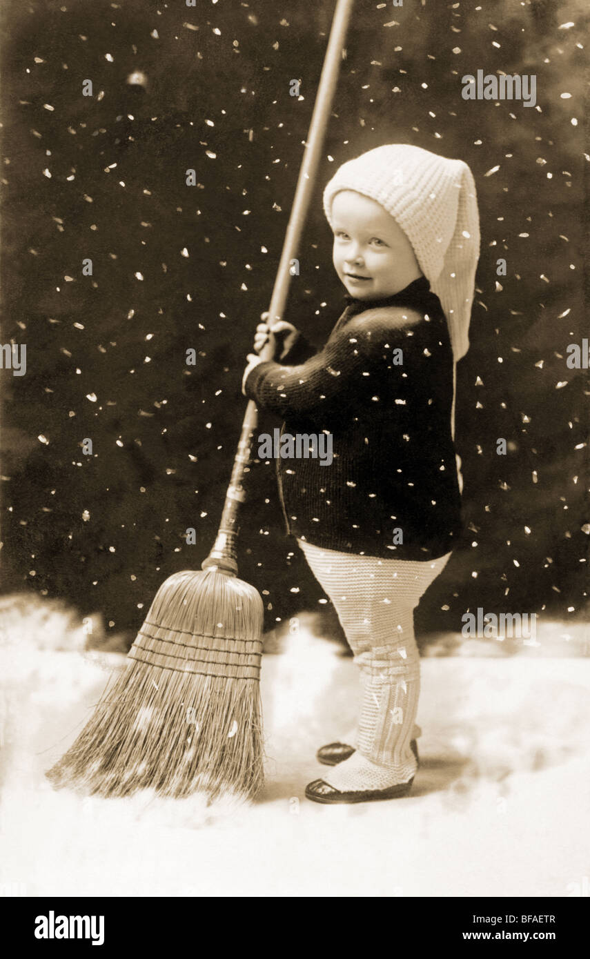 Snow broom hi-res stock photography and images - Alamy