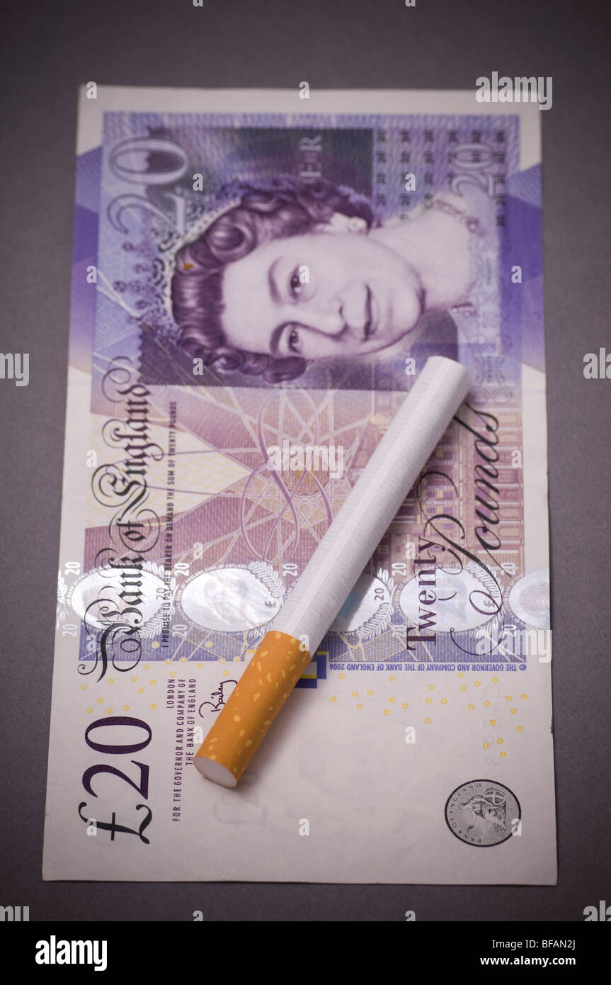 old money cigarette Tobacco money hi-res stock photography and images