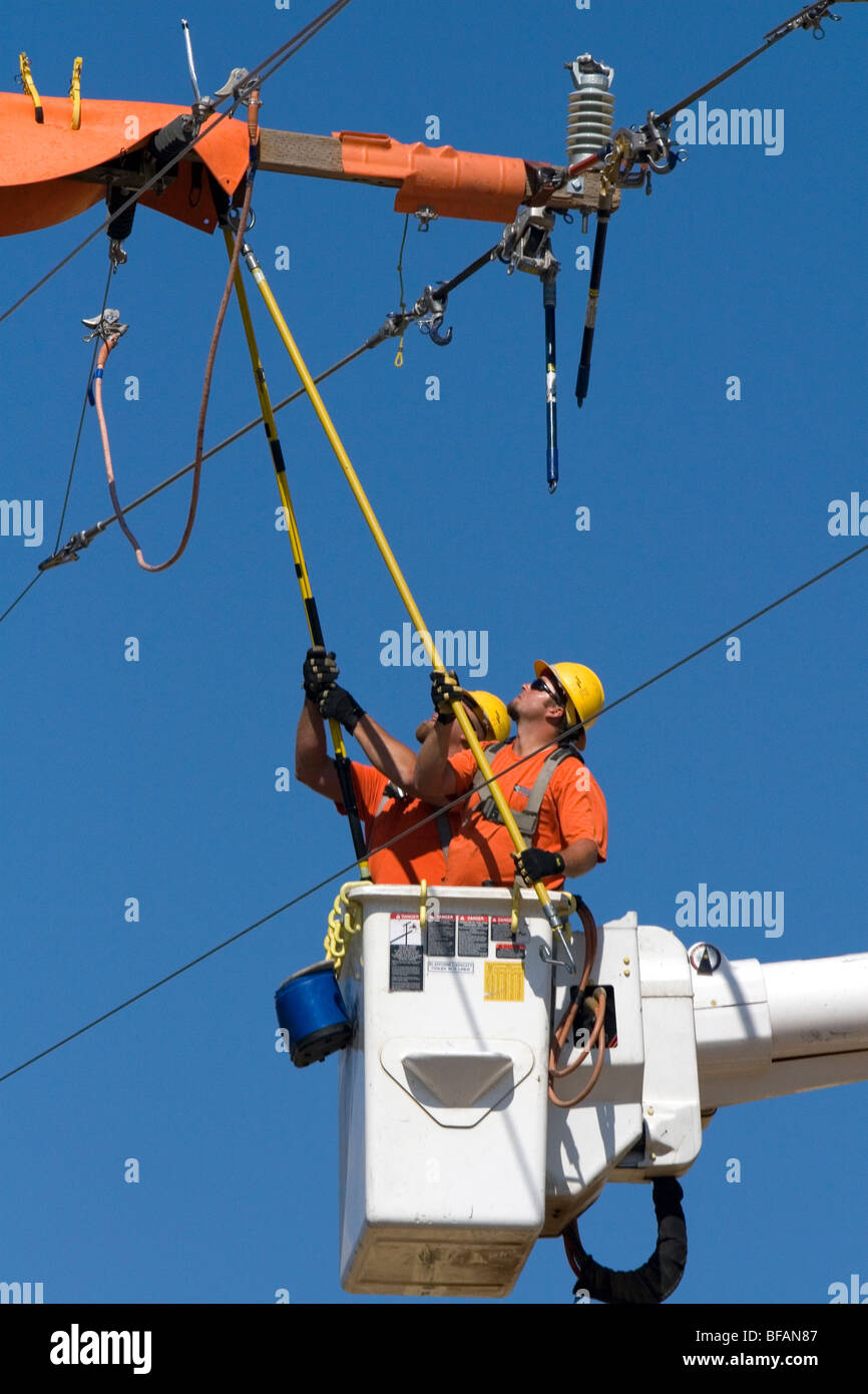 Power Lineman High Resolution Stock Photography and Images Alamy