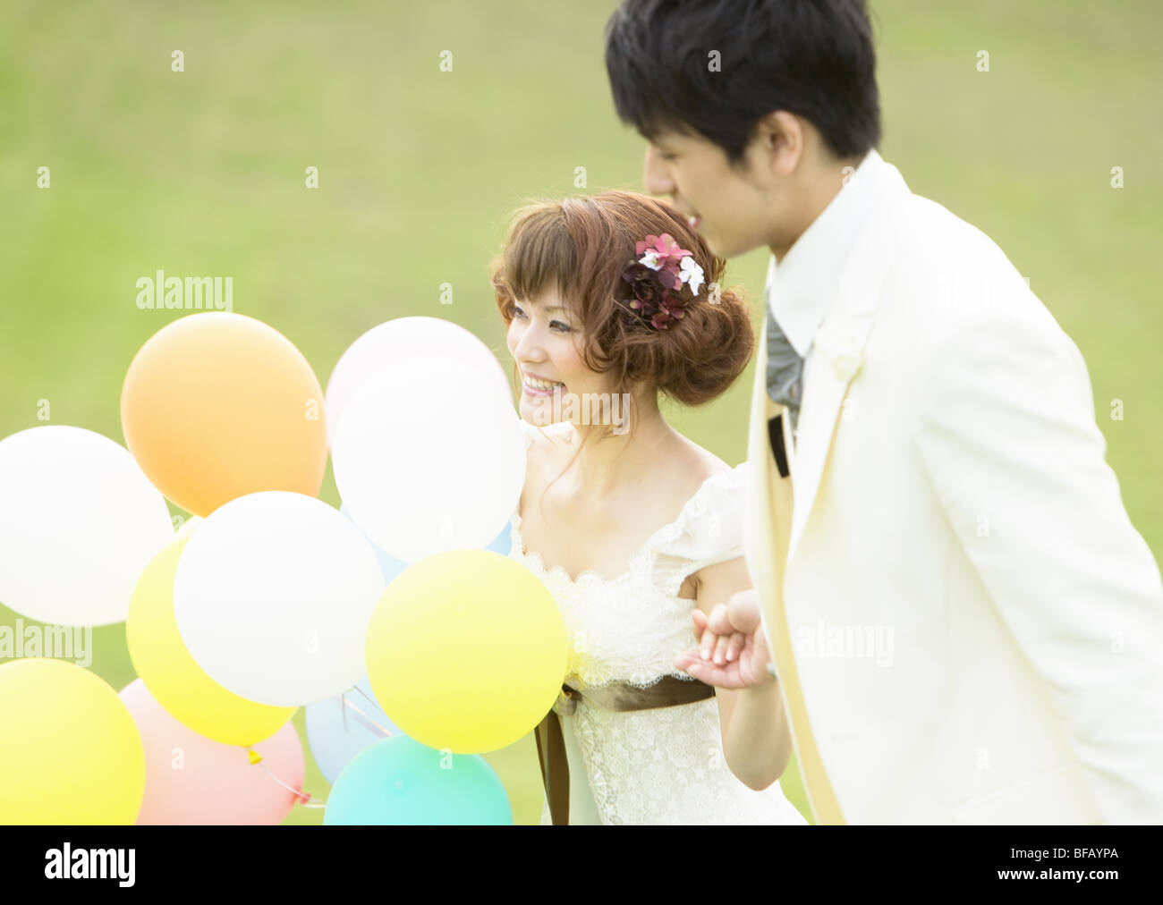 Couple bundle hi-res stock photography and images - Alamy