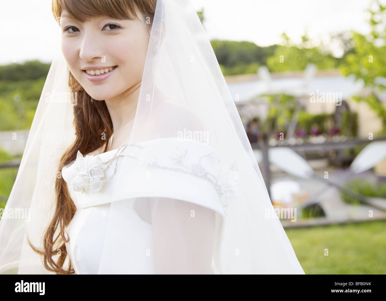Bride japanese wedding veil hi-res stock photography and images - Alamy