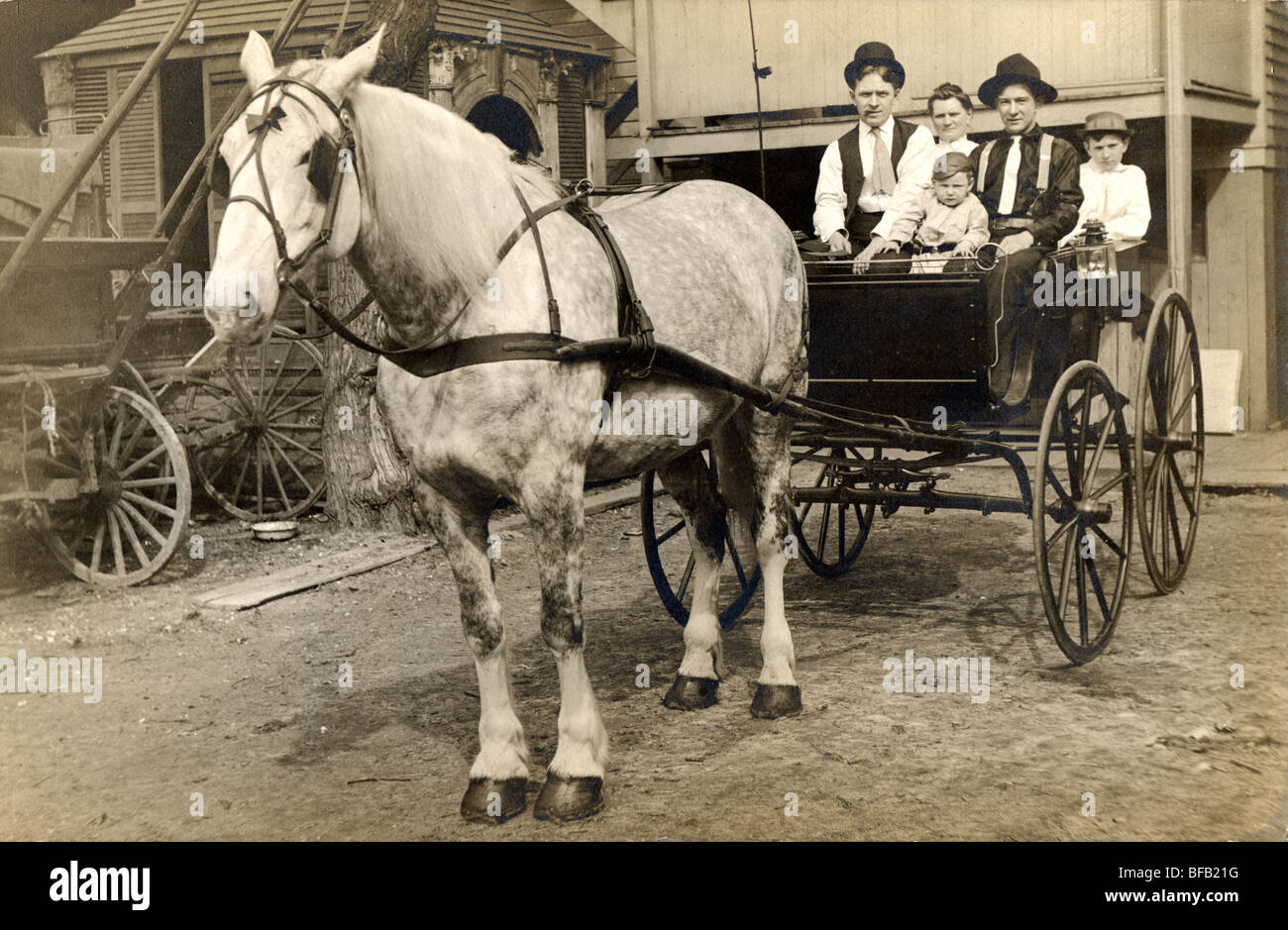Horse and carriage 1900s hires stock photography and images Alamy