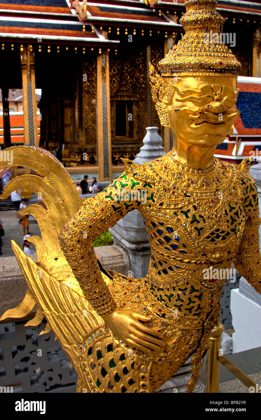 Golden statue at the Grand Palace, Bangkok, Thailand Stock Photo - Alamy