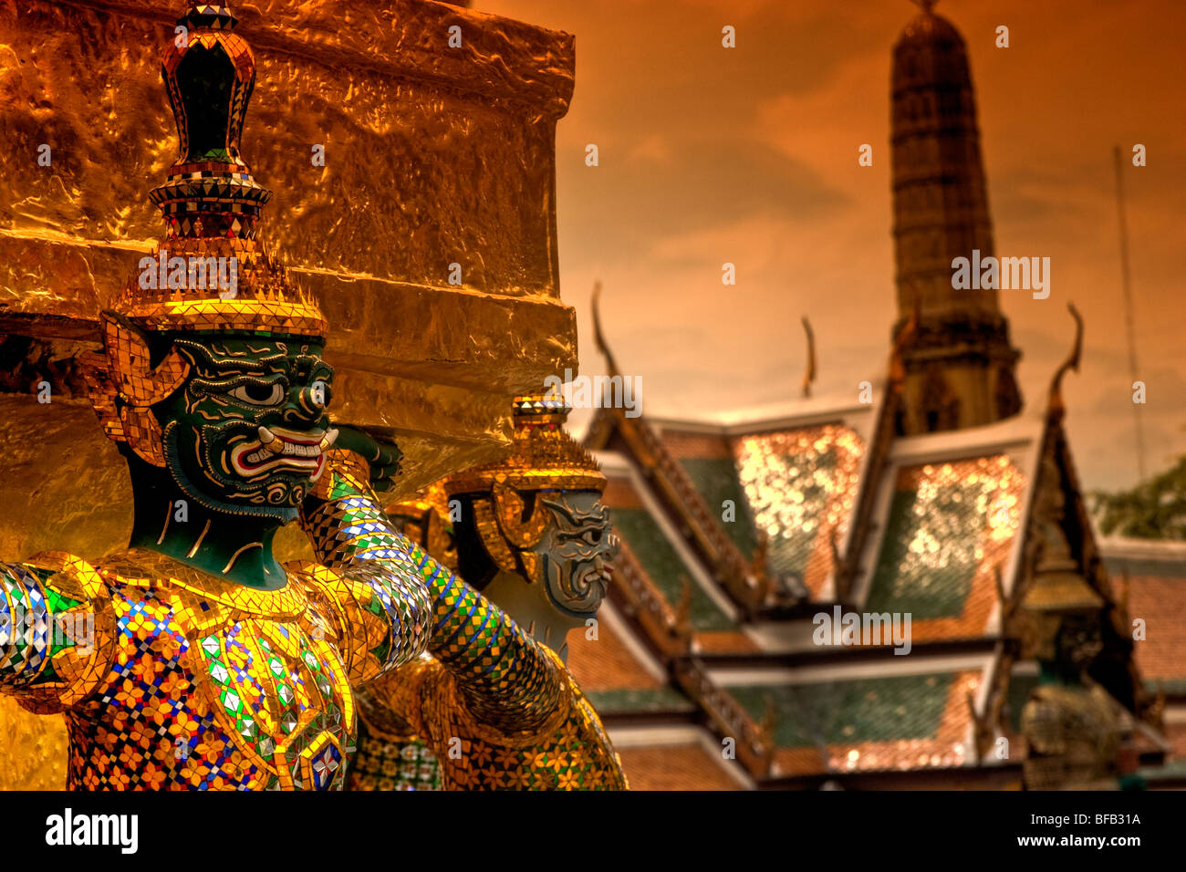 Golden statue at the Grand Palace, Bangkok, Thailand Stock Photo - Alamy