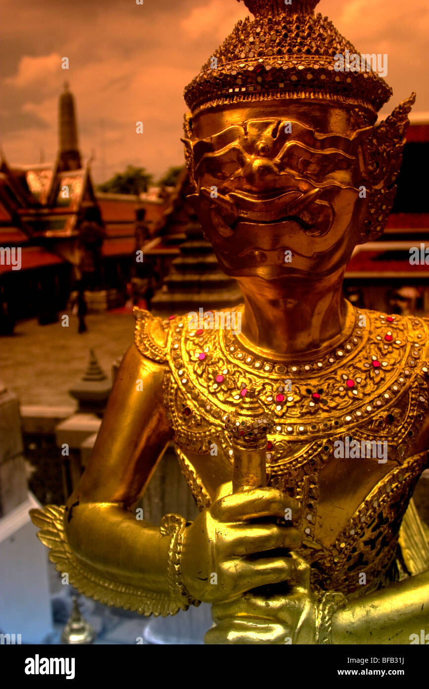 Golden statue at the Grand Palace, Bangkok, Thailand Stock Photo - Alamy