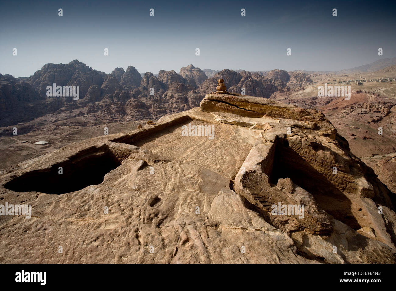 High place or sacrifice, Jabal Al-Khubtha, Petra, Jordan Stock Photo