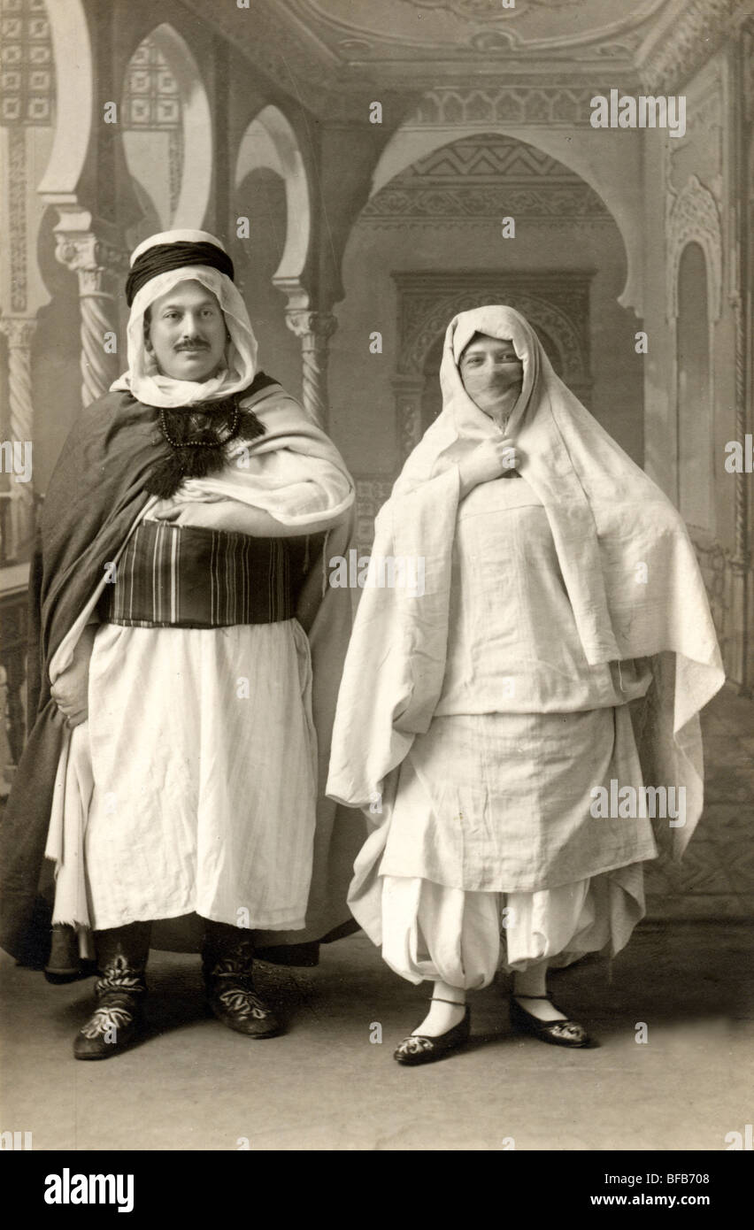 Costumes Of Arabs High Resolution Stock Photography and Images - Alamy