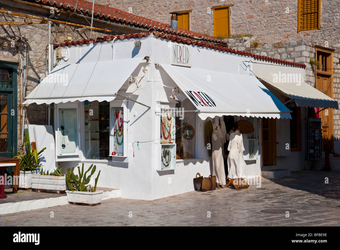 Shop in a white building at Hydra island, Greece Stock Photo Alamy