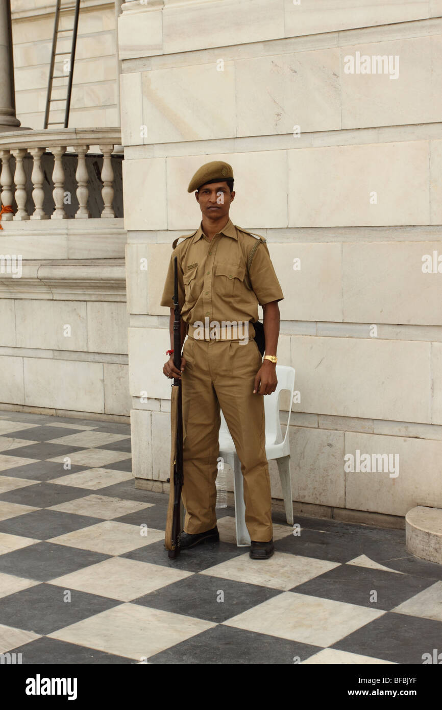Security guard outside the Victoria Memorial, Kolkata Stock Photo Alamy