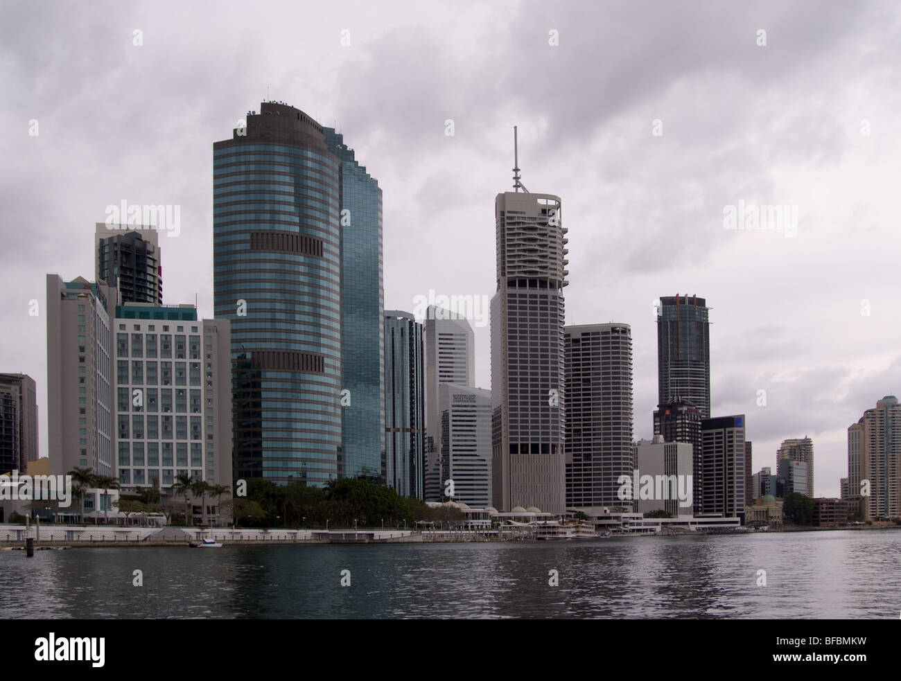 Modern high rise by river hi-res stock photography and images - Alamy