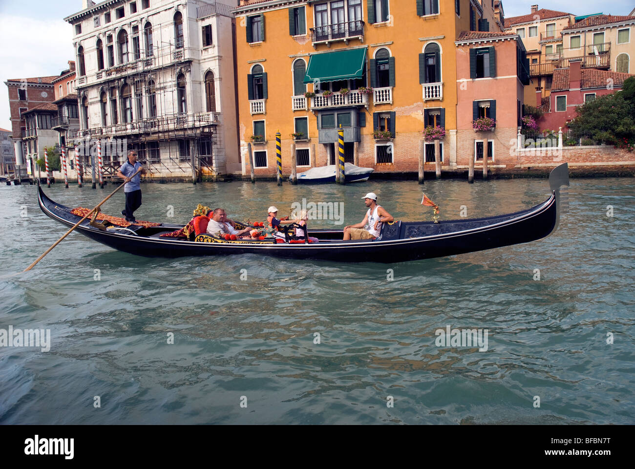 Family gondola ride in venice italy hi-res stock photography and images ...