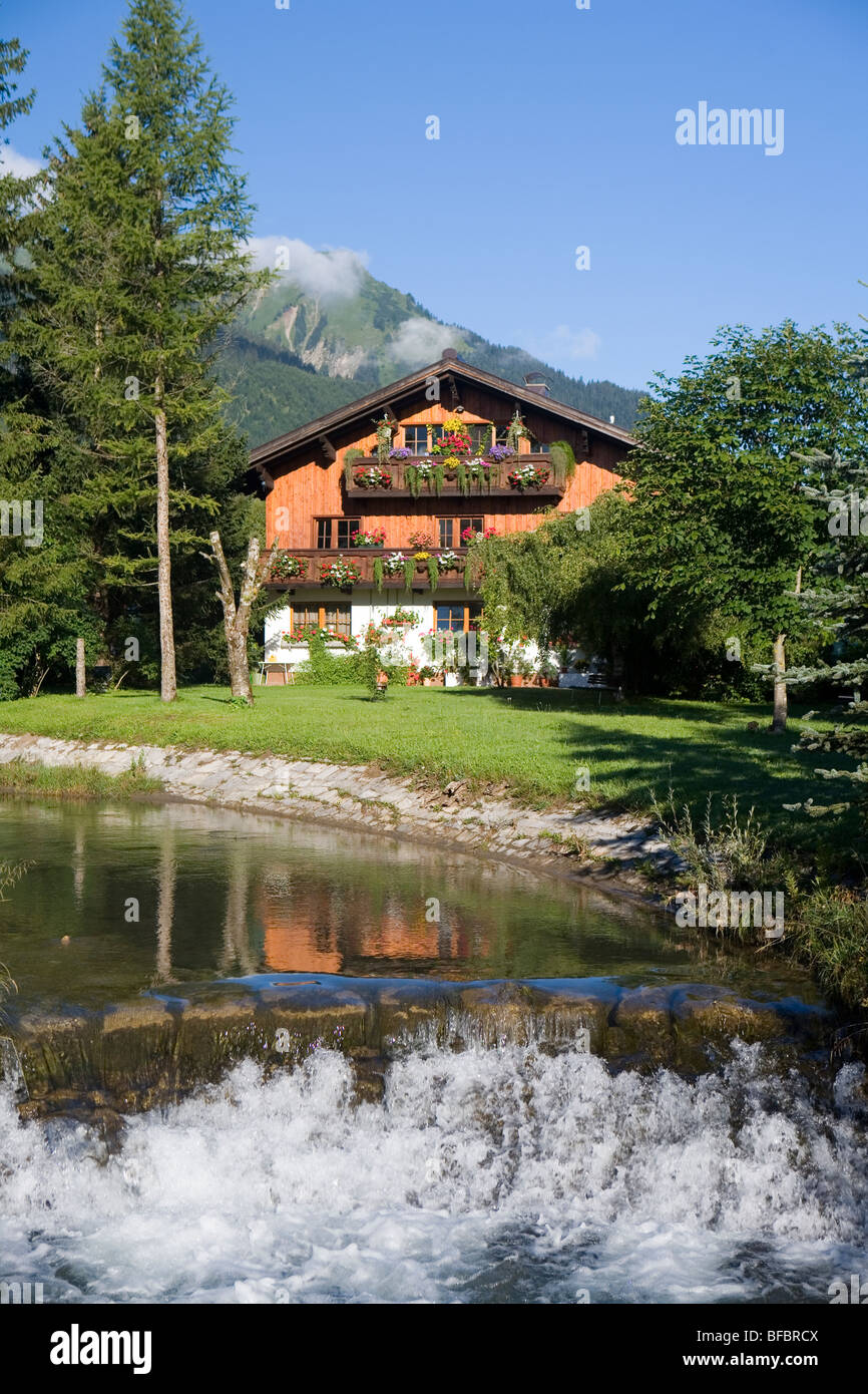 Alpine chalet at Lermoos Stock Photo - Alamy