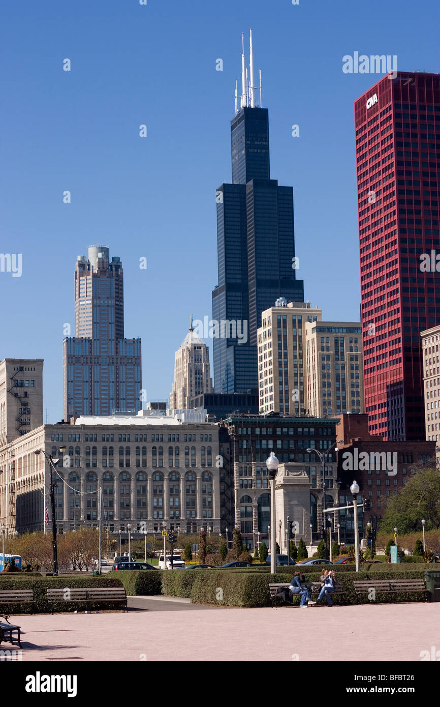 Chicago loop commercial district hi-res stock photography and images ...